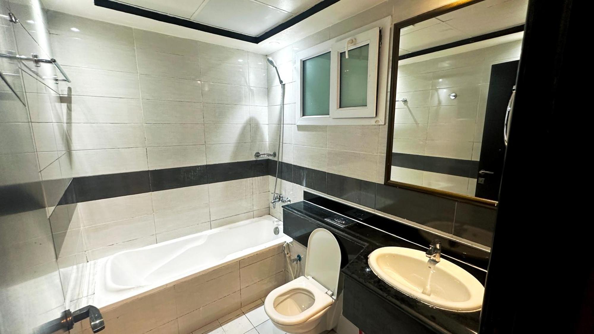 Partition Room In Al Seef Near Burjuman Metro Dubaï Extérieur photo